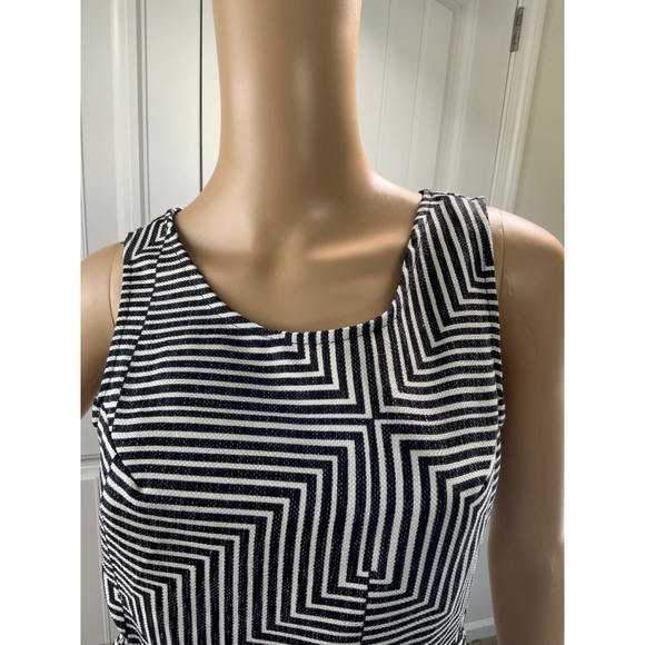 Maniju Women's A-Line Dress Large Black White Geometric Pattern Peek-A-Boo Side - Picture 2 of 16